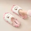 Chinelos de Algodão HelloKitty Femininos 2026 Novo Outono/Inverno Internos Casa Chão Antiderrapante Fofos Peludos Chinelos Atacado