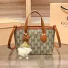 Bolso Pequeño Texturizado de Gama Alta para Mujer, Versátil Modelo Nuevo 2026, Bolso Cruzado Estilo Canasta, Bolso Cubo de Nicho para Mujer