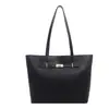 Bolsa de moda estilo coreano para mulheres no atacado, novo modelo de verão 2026, bolsa de ombro simples de cor sólida, bolsa de axila para o dia a dia