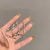 Brincos de orelha irregulares de amor, brincos de fivela de orelha avançados e exagerados exclusivos para temperamentos adequados