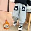 Pantalones de pana de algodón con estampado floral de una pieza para niña, ropa exterior holgada de invierno, pantalones 2026, nuevos y elegantes pantalones casuales para niña pequeña