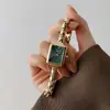 Reloj de Pulsera Vintage Cacaxi, Reloj Pequeño Dorado Retro Compacto, Reloj de Pulsera de Cuarzo Artístico de Lujo Ligero Rectangular A258
