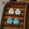 Pendientes de Flor de Esmalte Tridimensional Versátiles de Estilo de Moda Europeo y Americano con un Toque de Lujo Ligero y Gama Alta, Pendientes con Aguja de Plata 925 para Mujer