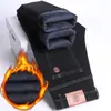 Jeans grosso forrado com fleece masculino calça reta solta 2023 novo algodão elástico para meia-idade outono e inverno quente transfronteiriço