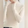 Suéter suave y cómodo de cachemira con cuello alto, un tejido de lana amigable con la piel, perfecto como capa interior para mujeres en otoño e invierno. Nuevo suéter de punto minimalista de color liso