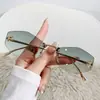 Nuevo Diseño Otoñal Gafas de Sol Metálicas con Incrustaciones de Diamantes Letra F Selecciones de Influencers Europeos y Americanos Gafas de Sol para Mujer con Acabado de Alta Gama