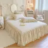Lençol de baixo com elástico acolchoado estilo princesa e saia de cama 2 em 1, novo modelo 2025, adequado para todas as estações, capa à prova de poeira, design de saia de cama para ocultar imperfeições