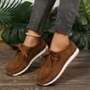 E-commerce transfronteiriço 2026 nova coleção: couro macio, acabamento fosco, mocassins casuais para mulheres, com sola grossa, design de cadarço e uma sola macia e versátil