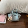Bolsa de Mão Estilo Cesta para Pedidos Estrangeiros para Mulheres, Novo Estilo de Verão 2026, Bolsa de Ombro Transversal de Nicho de Luxo Leve