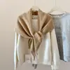 Novo Cachecol Triângulo de Lã Tricotado Simples Estilo Coreano para Outono e Inverno, Versátil e Fashion, Proteção para Pescoço e Ombros, Luxo Leve