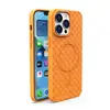 Funda Magnética para Teléfono con Patrón Tejido Adecuada para Apple 17 Pro Max, Tendencia 16, Disipación de Calor 15, Transpirable 14, Cobertura Total 11, Naranja