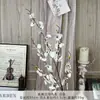 Ramo falso de simulación de color blanco terminado con flores de seda artificial para boda, fila de flores de plástico, arreglo de boda de alta calidad