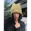 Gorro de Lana Tejido Amarillo Estilo Coreano para Mujer, Gorro de Punto Cálido de Invierno que Hace que la Cara Parezca Más Pequeña, Engrosado para Protección contra el Frío, Gorro Versátil para la Cabeza