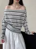 Camiseta Ligera de Manga Larga con Protección Solar para Mujer ~ Estilo Coreano Verano y Otoño Exquisita Versátil Ceñidor de Cintura Hombros Descubiertos Top Rayado
