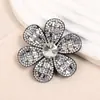 Pequeno estilo Chanel luxo leve alta costura moda camélia strass patch DIY grampo de cabelo feito à mão acessórios para roupas