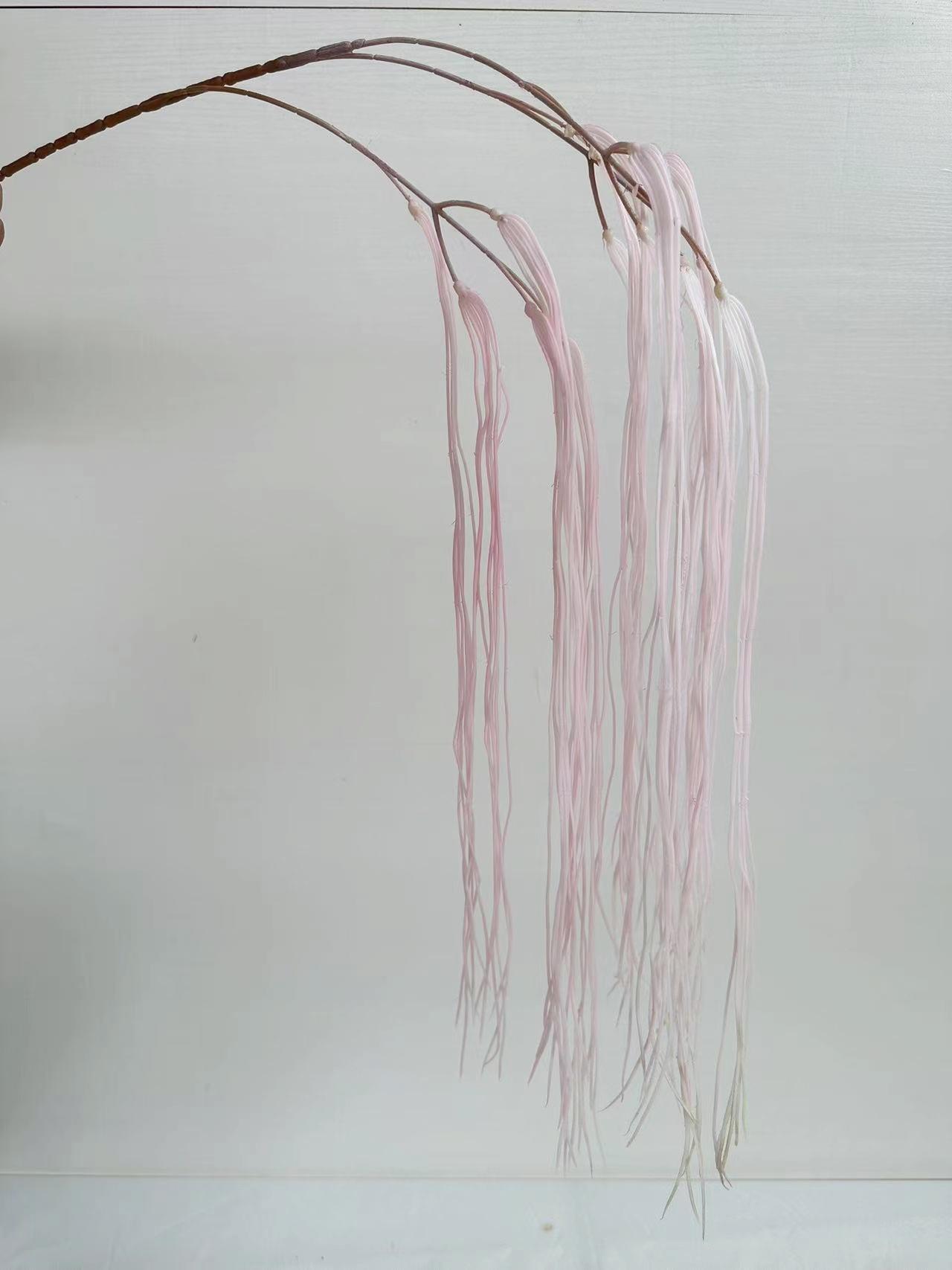 长吊米粉色