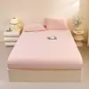 Estilo S-Mu Cubierta de Cama de Seda Hielo Imitación de Nylon Refrigerante Cubierta de Colchón Antideslizante Sábana Ajustada Juego de Tres Piezas Verano Transpirable Cama