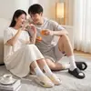 Pantuflas con Sensación de Pisar Heces, Verano Interior y Exterior, Suela Suave de Eva Antideslizante, Pantuflas para el Hogar para Mujeres y Hombres, Venta al por Mayor