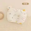 Almohada Moldeadora Anti-Cabeza Excéntrica para Bebé Almohada Correctora Venta al por Mayor Almohada Pequeña para Recién Nacido Lindo Dibujo Animado Crepé Universal para Todas las Estaciones
