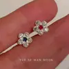 Perforación de Oreja Pequeña Flor Brillante de Diamante Completo Clavo de Hueso de Oreja Pendientes para Mujer 2025 Pendientes Nuevos Diseño de Nicho