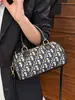 Bolsas de Mujer al por Mayor Transfronterizas, Bolsas Cilíndricas Impresas de Alta Calidad Estilo Retro Popular Nuevo, Bolsos Boston, Bolsos Cruzados de Hombro Único