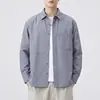 Colección nueva 2026: camisa de manga larga para hombre en un estilo de lujo discreto, 'old money', con un diseño retro, minimalista e inspirado en Estados Unidos, con una silueta holgada de corte recto