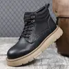 Botas Masculinas 2025 Inverno Veludo Quente Neve Algodão Sapatos Estilo Britânico Cano Alto Sapatos Masculinos Botas de Trabalho para Exterior