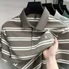 Camiseta de manga corta de alta gama serie Lav para hombres jóvenes y de mediana edad, moderna camiseta polo fina a rayas con cuello de solapa
