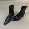 2026 Novas Botas Curtas Retro Simples de Salto Grosso com Temperamento, Botas da Moda para Mulheres, Bico Fino, Zíper Traseiro, Elásticas Emagrecedoras
