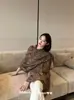 Lenço Estilo Old Money com Estampa de Leopardo para Mulheres Fashion, Novo Xale e Cachecol Versátil Outono/Inverno, Protetor de Pescoço Vintage de Alta Qualidade, Fashion
