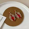 Conjunto de Colar e Brincos Vermelhos Estilo Palácio Retrô com Gota d'Água e Diamantes Cintilantes, Acessórios Femininos e de Alto Padrão para Vestidos de Noite