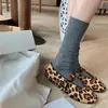 Versão em Pele de Ovelha Nicho Retro Estampa de Leopardo Sapatos Mary Jane Femininos 2026 Novo Bico Redondo Baixo Sapatos de Uma Sola Sola Plana Sapatilhas