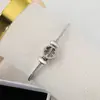 Europa y Estados Unidos súper ventas pulsera de trébol de cuatro hojas hueca de personalidad para todo tipo de atuendo moda exquisita temperamento hip-hop pulsera vintage joyería