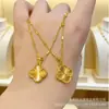 Collar de Trébol de Cuatro Hojas Resistente al Desgaste para Mujer, Transmitido en Vivo en TikTok, Colgante de Lujo Ligero de Nicho de Alta Gama, Cadena Versátil para la Clavícula