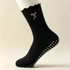 Calcetines Deportivos Antideslizantes Profesionales para Yoga para Mujer, Algodón Puro, Resistentes al Olor, Calcetines para el Suelo sin Costuras, Calcetines de Media Pantorrilla para Fitness, Running, Pilates