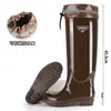 Botas de Chuva para Mulheres, Botas de Chuva da Moda, Novos Sapatos Aquáticos Tendência, Forradas com Lã de Inverno, Sola Grossa, Antiderrapantes, Impermeáveis, Botas de Borracha de Cano Longo com Solas Macias