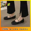 Nuevos Zapatos de Mujer de Estilo Chino 2026 Nuevos Zapatos Planos Elegantes de Estilo Nacional para Primavera y Verano con Bordado, Adecuados para Combinar con Faldas, Zapatos Mary Jane