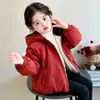 Chaqueta de Algodón con Capucha y Lazo para Niña Invierno 2026 Nueva Elegante Ropa de Invierno Cálida de Terciopelo para Bebé Niña Abrigo de Algodón