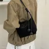 Bolso bandolera de gamuza retro versátil para mujer, bolso de axila, súper popular 2026, nuevo estilo para el trabajo