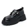 Sapatos de couro de sola grossa de abotoamento duplo para mulheres 2024 primavera novo estilo britânico mocassins cabeça grande popular online sapatos de camada única