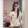 Camiseta Branca Estilo Coreano com Decote V Manga Curta Ombro Direito para Mulheres Verão Nova Puro Desejo Bordada Slim Fit Versátil Top Curto