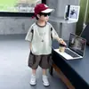 Traje Deportivo para Niños Verano 2026 Estilo Nuevo Ropa de Verano para Niños Conjunto de Dos Piezas con Pantalones Cortos de Manga Corta Elegante de Moda para Niños