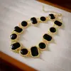 Pendientes Ovalados Geométricos Incrustados con Diamantes Vintage y Collar, Cadena para Clavícula de Lujo Ligero de Nicho, Juego de Joyería Retro