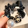 Coreia do Sul Dongdaemun Mesmo Estilo Tecido Salsicha Círculo Pequeno Estilo Perfumado Camélia Grande Pérola Cabelo Círculo Bola Cabeça Rabo de Cavalo Corda de Cabelo
