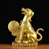 Adornos de perro de latón perro del zodiaco sentado en el suelo para hacer dinero perro adornos para el hogar regalo al por mayor