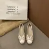 2026 Moda Nuevas Llegadas Punta Cuadrada Lunares Franceses Bailarinas Tacón Bajo Zapatos Individuales Niñas Lazo Tacón Grueso Mary Janes