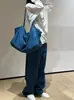 Celebridad de Internet Mismo Estilo Primavera y Verano Mezclilla Commuter Bolso Tote de Gran Capacidad Diseño Moderno Portátil Bolso de Hombro para Mujer