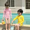Traje de Banho Infantil Meninos e Meninas Peça Única Manga Longa Dopamina Proteção Solar Verão Fofo Secagem Rápida Roupa de Banho para Crianças Pequenas e Médias Coreano