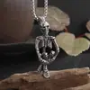 Colar Pingente TEMU SHEIN estilo punk vintage com pernas cruzadas e armação de caveira joia gótica rock masculina presente