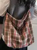 2026 Nuevo Bolso de Hombro de Moda a Cuadros Retro de Alto Valor Bolso de Mano Artístico de Gran Capacidad Estilo Japonés Bolso Cruzado